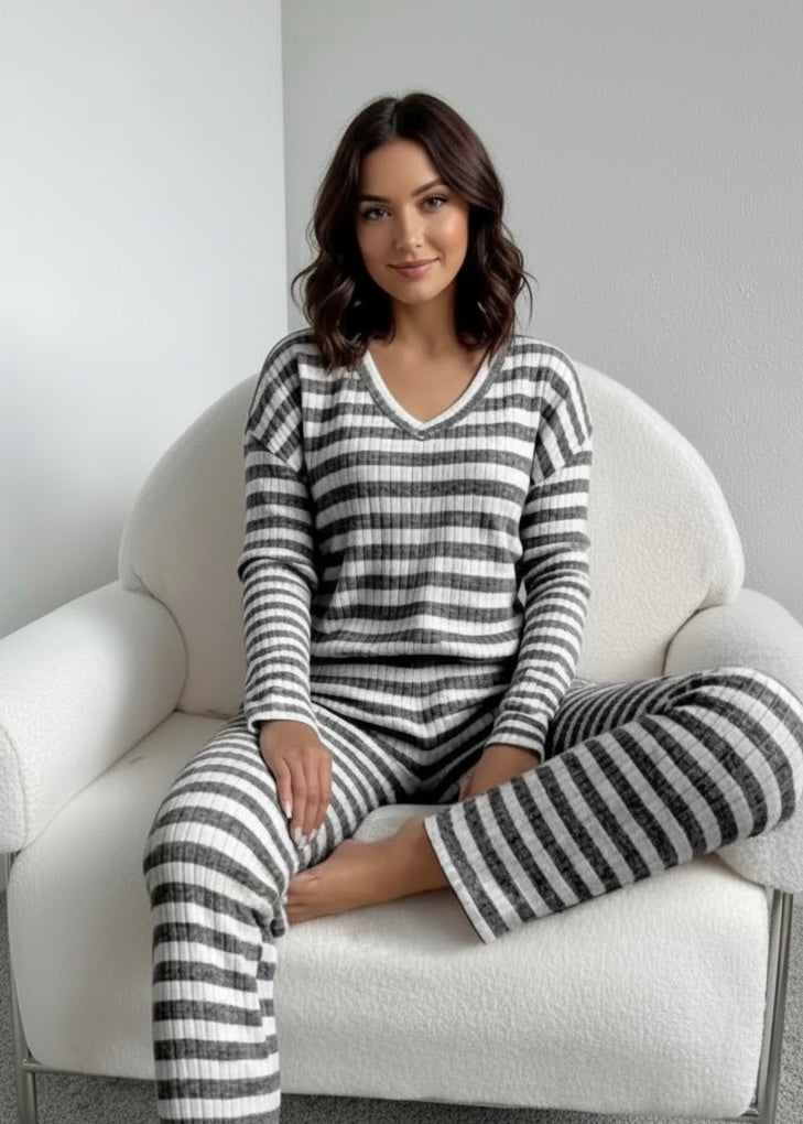WhiteStriped Ribbed Knit Top and Pants Set