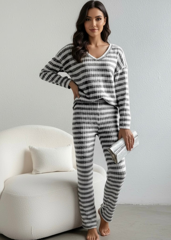 WhiteStriped Ribbed Knit Top and Pants Set