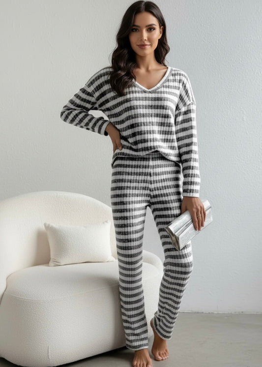 WhiteStriped Ribbed Knit Top and Pants Set