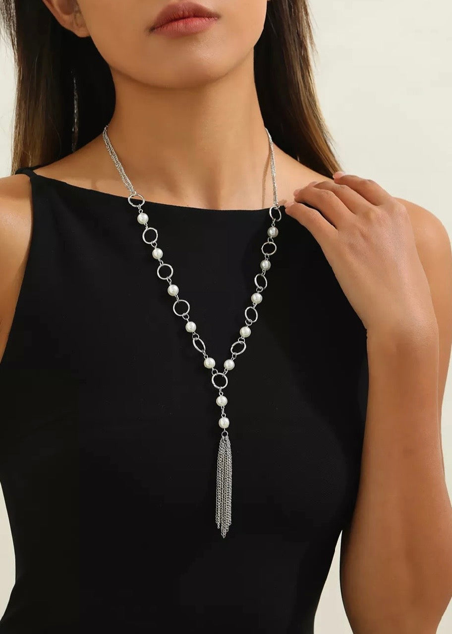Elegant Tassel Pendant Necklace