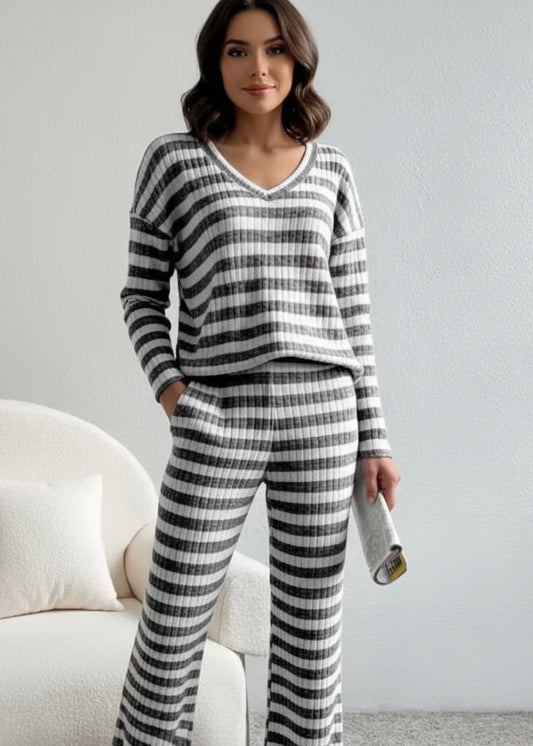 WhiteStriped Ribbed Knit Top and Pants Set